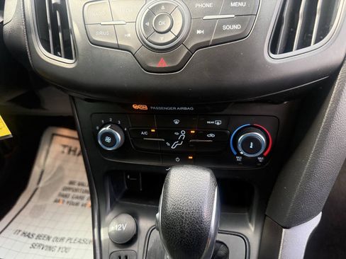Used 2018 Ford Focus SE FWD image 26