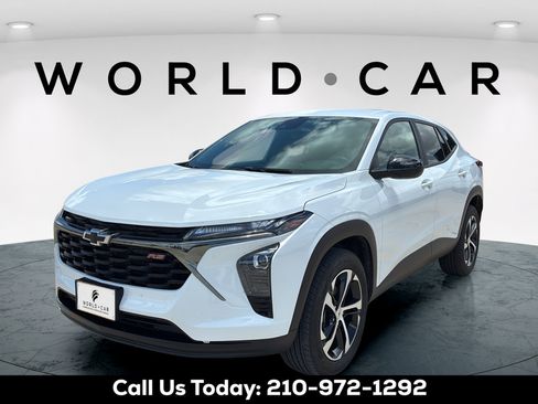 Used 2025 Chevrolet Trax RS w/ Driver Confidence Package FWD image 10