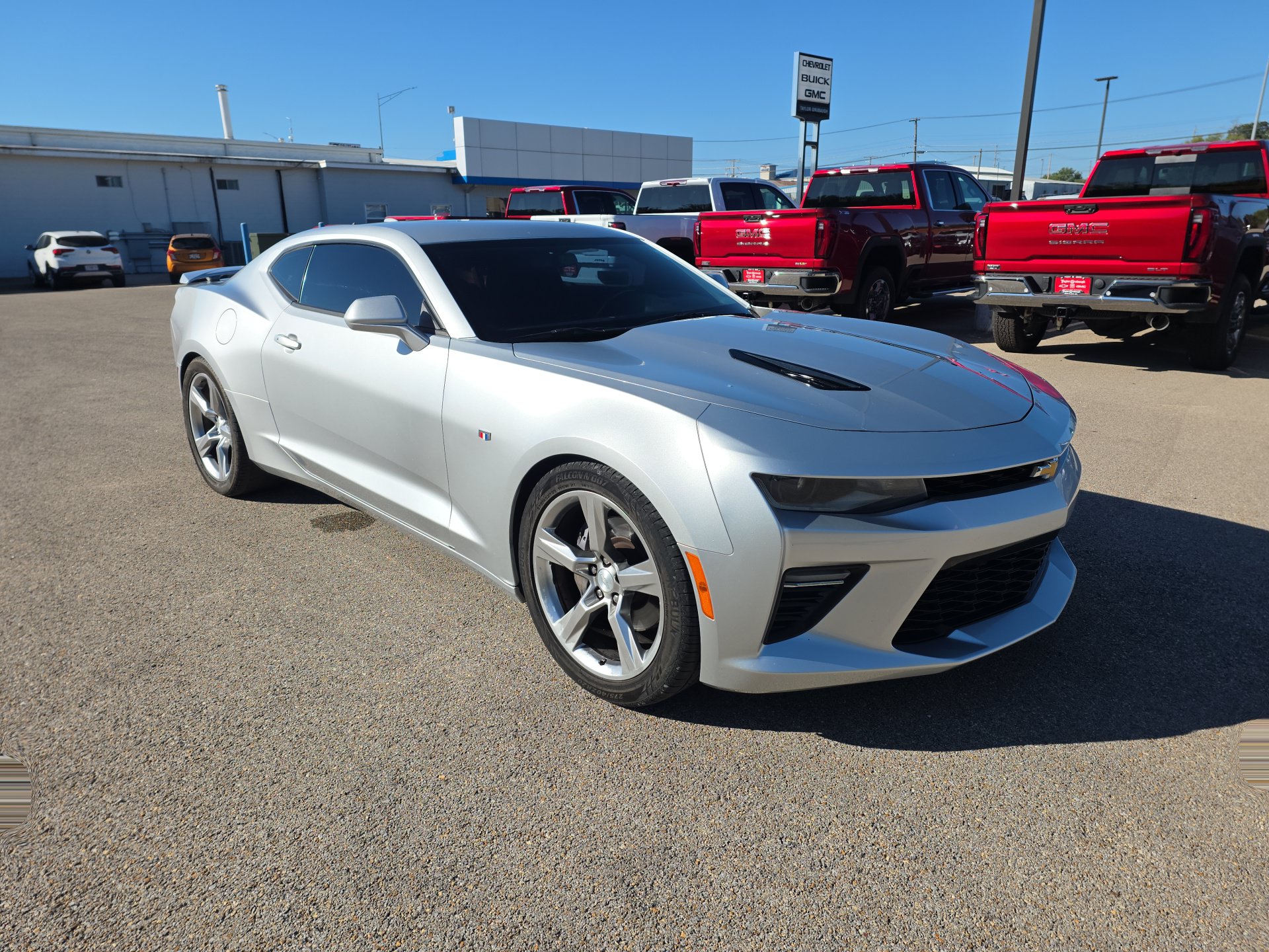 Used 2017 Chevrolet Camaro SS RWD image 2