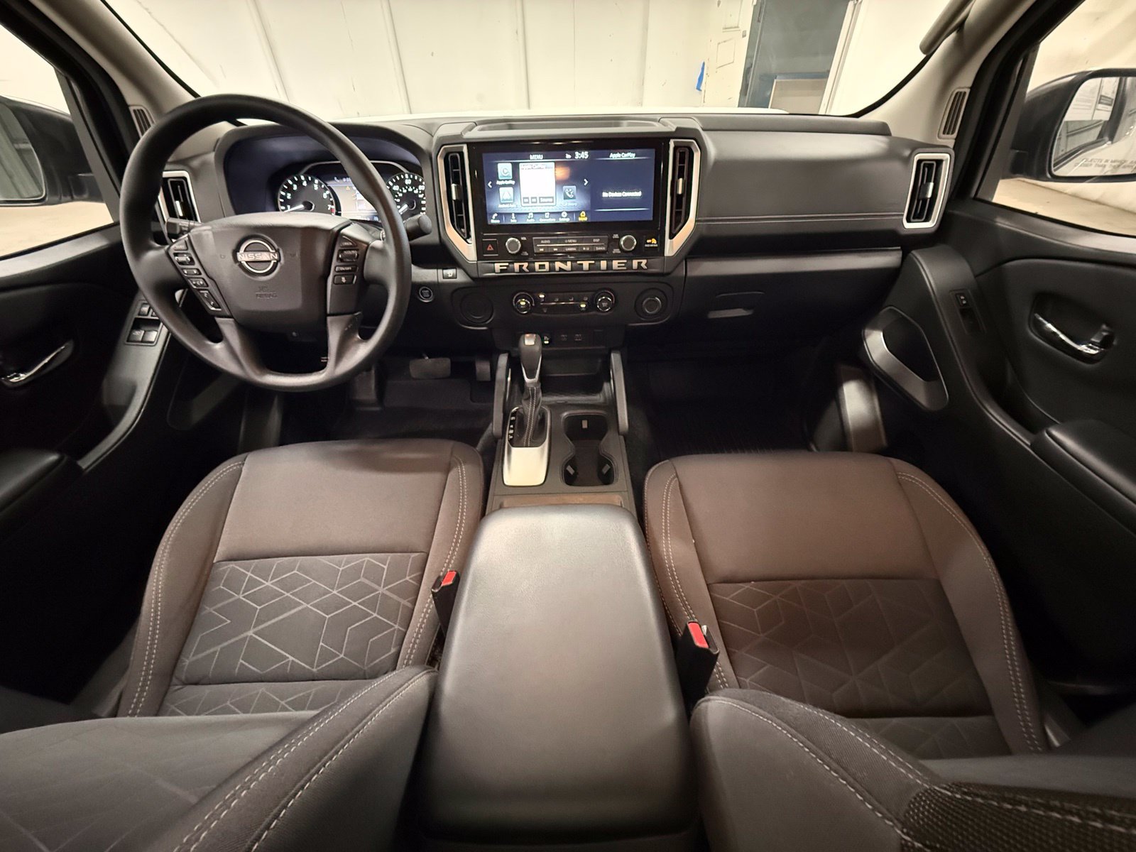 Used 2025 Nissan Frontier SV RWD image 15
