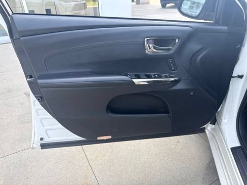 Used 2017 Toyota Avalon Limited w/ All Weather Liner Package FWD image 13