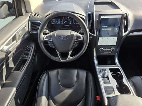 Used 2022 Ford Edge Titanium image 34