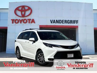 Certified 2024 Toyota Sienna LE w/ LE Plus Package
