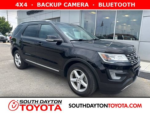 Used 2017 Ford Explorer XLT w/ Equipment Group 202A AWD/4WD image 1