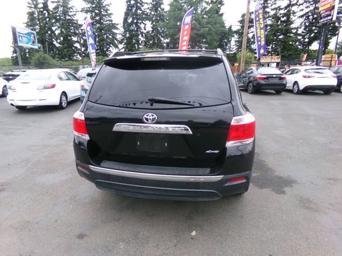 Used 2012 Toyota Highlander SE w/ Tow Pkg AWD/4WD image 4