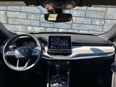 Certified 2023 Jeep Compass Limited AWD/4WD image 10