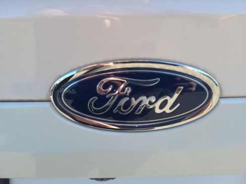 Used 2020 Ford Fusion SE w/ Equipment Group 151A FWD image 16