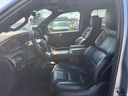 Used 2024 Lincoln Navigator Reserve image 19
