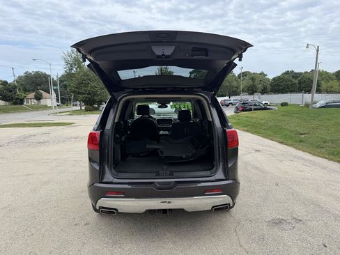 Used 2018 GMC Acadia Denali w/ Technology Package AWD/4WD image 9