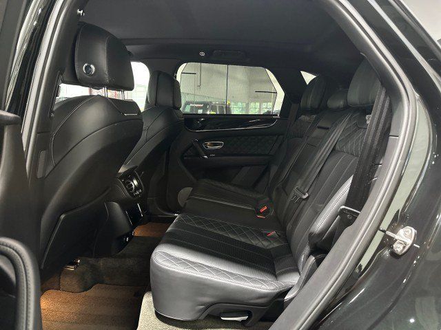 Used 2017 Bentley Bentayga AWD/4WD image 49