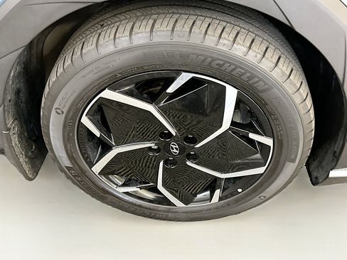 Used 2024 Hyundai Ioniq 5 SEL image 11