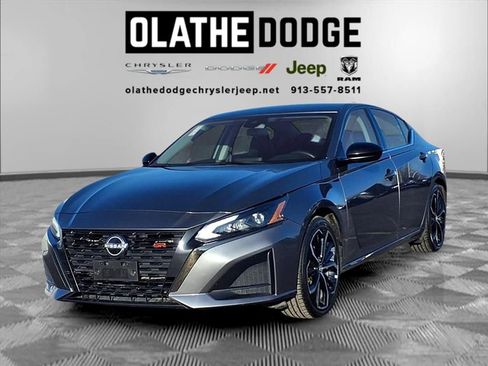 Used 2024 Nissan Altima 2.5 SR image 1