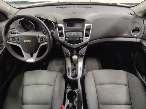 Used 2014 Chevrolet Cruze LT image 16