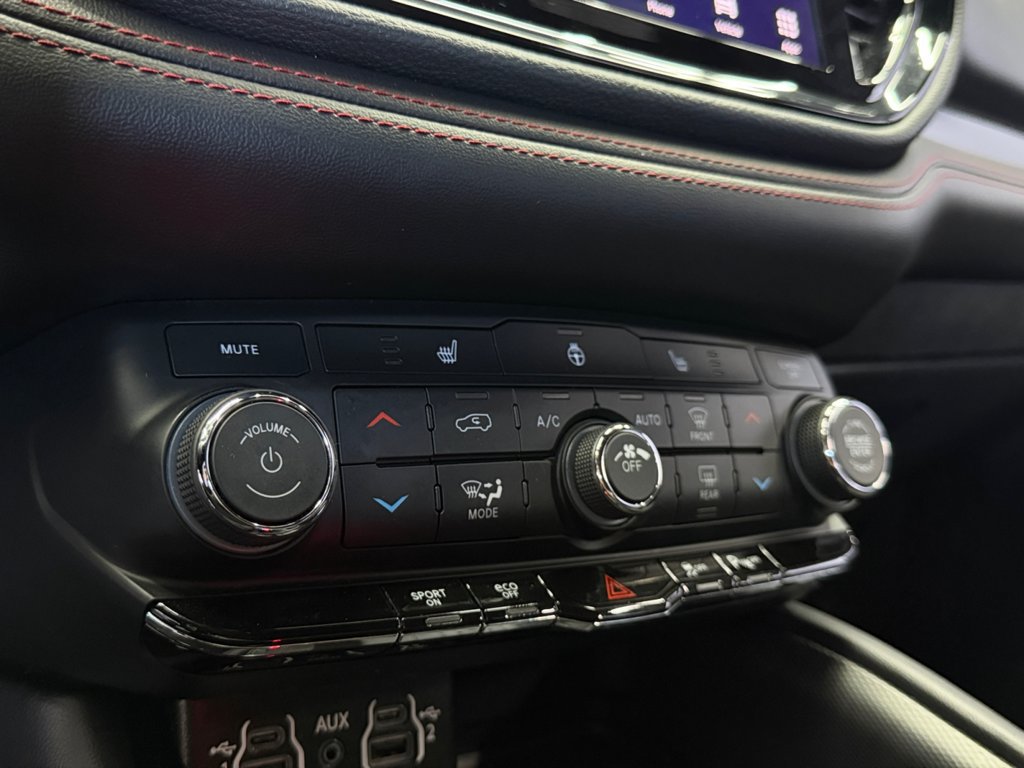 Used 2025 Dodge Durango R/T w/ Blacktop Package AWD/4WD image 20