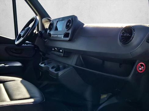 Used 2021 Mercedes-Benz Sprinter 2500 image 15