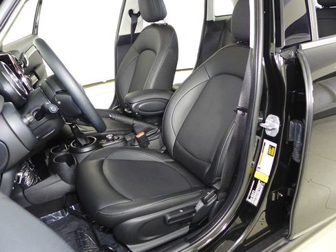 Used 2019 MINI Cooper 4-Door Hardtop image 22