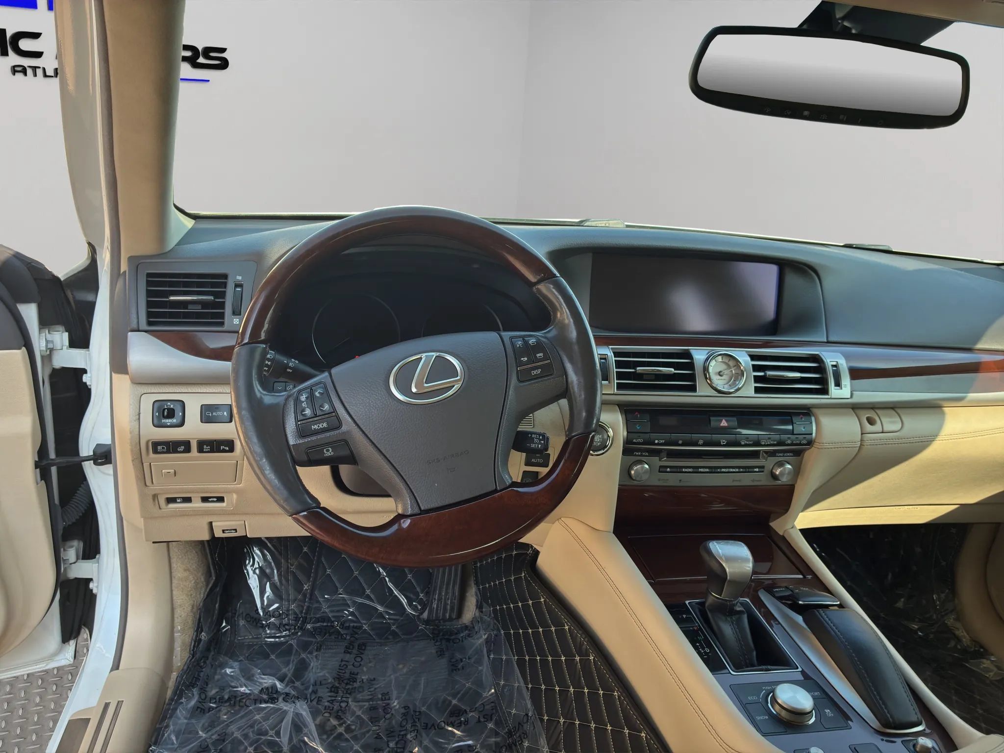 Used 2013 Lexus LS 460 AWD w/ Comfort Pkg image 10