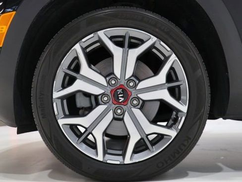 Used 2021 Kia Seltos SX w/ SX Sunroof Package AWD/4WD image 11