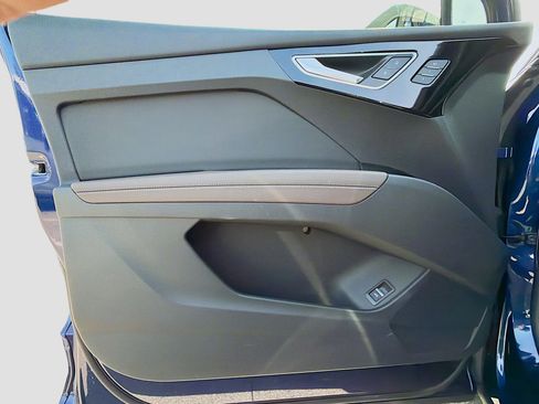 Used 2024 Audi Q4 e-tron Premium image 20