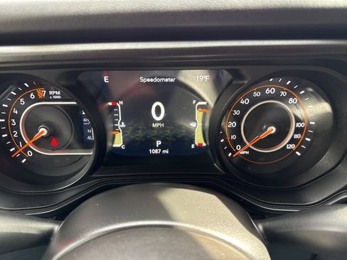 Used 2025 Jeep Gladiator Mojave image 30