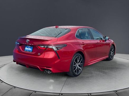 Used 2023 Toyota Camry SE AWD/4WD image 5