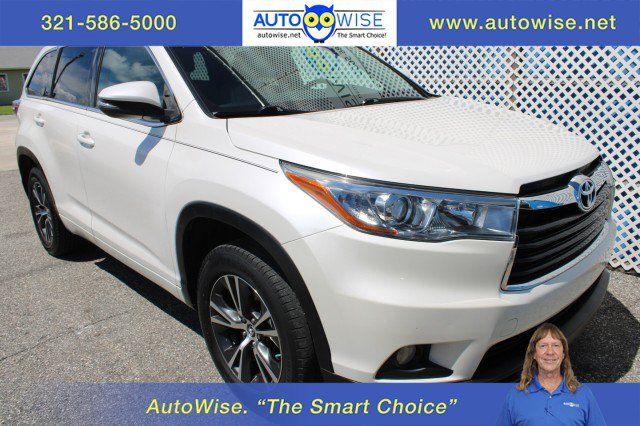 Used 2016 Toyota Highlander XLE FWD image 1