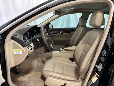 Used 2013 Mercedes-Benz C 250 Sedan image 12