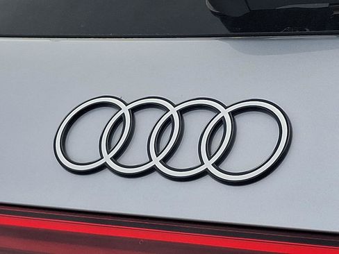 Used 2025 Audi Q5 Premium Plus w/ Premium Plus AWD/4WD image 31