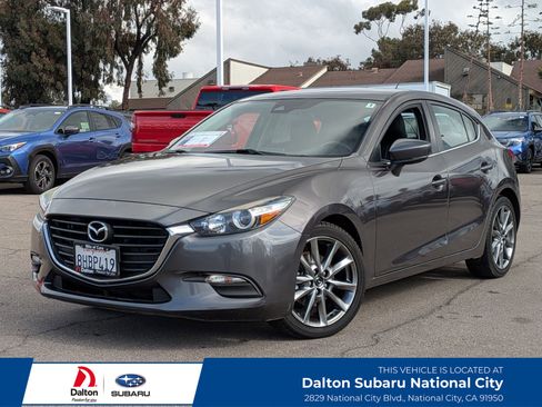 Used 2018 MAZDA MAZDA3 Touring image 1