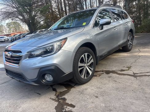 Used 2019 Subaru Outback 3.6R Limited image 2