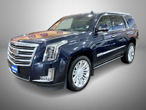 Used 2017 Cadillac Escalade Platinum image 1