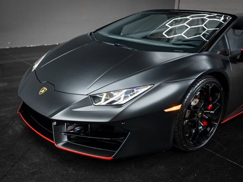 Used 2019 Lamborghini Huracan LP 580-2 image 24