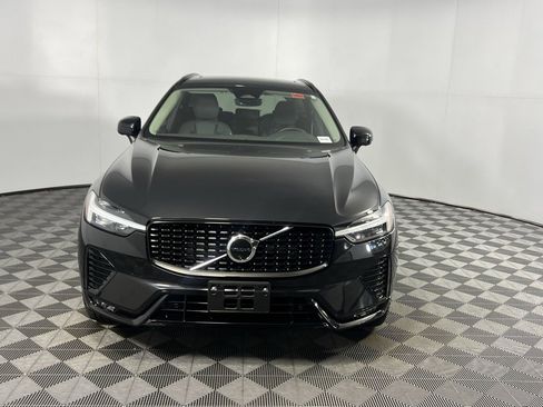 Used 2025 Volvo XC60 B5 Plus image 6