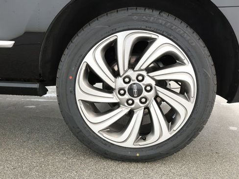 Used 2022 Lincoln Navigator Reserve w/ Equipment Group 201A image 7