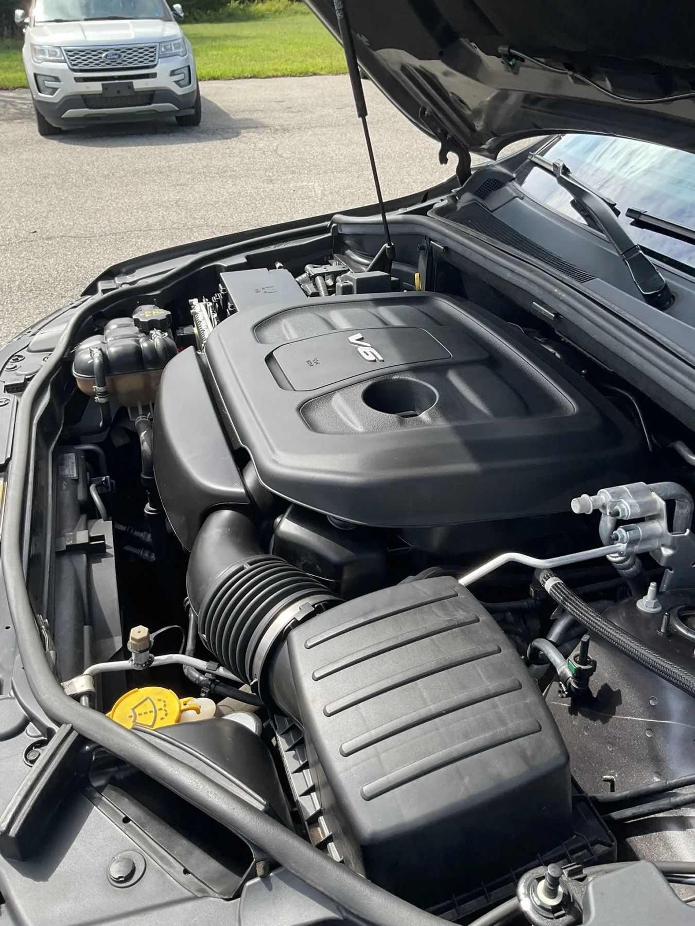 Used 2019 Jeep Grand Cherokee Limited AWD/4WD image 16