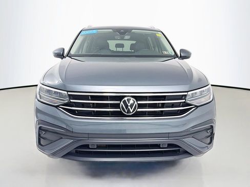 Certified 2023 Volkswagen Tiguan SE w/ Panoramic Sunroof Package image 2