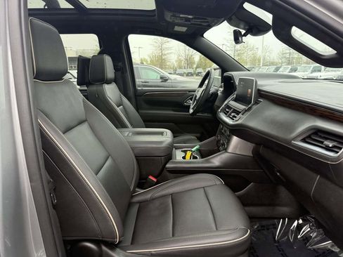 Used 2023 Chevrolet Tahoe Premier w/ Premium Package 2 AWD/4WD image 16