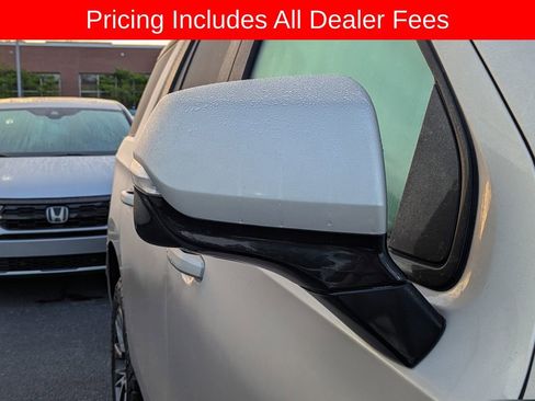 Used 2023 Chevrolet Tahoe Z71 w/ Luxury Package AWD/4WD image 12