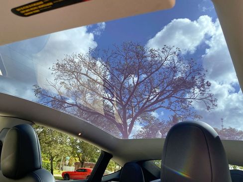 Used 2024 Tesla Model Y Long Range image 12