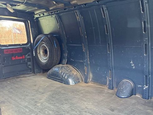 Used 1999 Chevrolet Express 3500 Extended RWD image 25