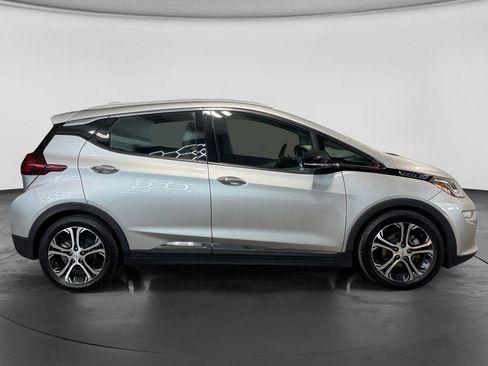 Used 2017 Chevrolet Bolt Premier FWD image 4