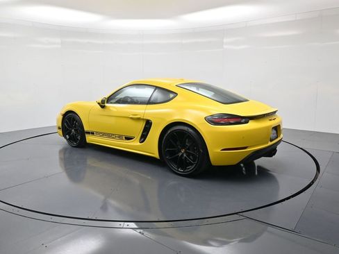 Used 2025 Porsche 718 Cayman image 3