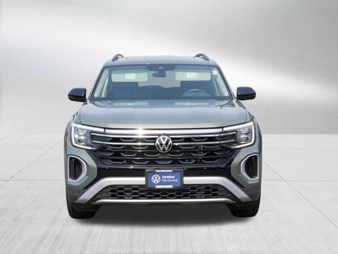 Certified 2025 Volkswagen Atlas Peak Edition SE AWD/4WD image 2