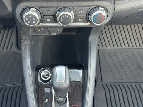 Used 2020 Nissan Kicks S image 13