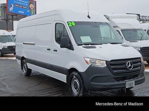 Used 2024 Mercedes-Benz Sprinter 2500 image 1