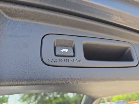 Used 2023 Honda CR-V EX-L image 11