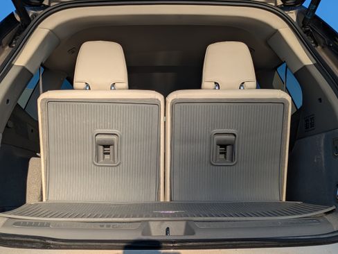 Used 2023 Cadillac XT6 Premium Luxury image 7