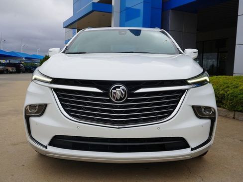 Used 2024 Buick Enclave Premium FWD image 3