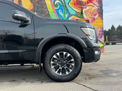 Used 2024 Nissan Titan PRO-4X w/ Pro-4x Convenience Package image 2