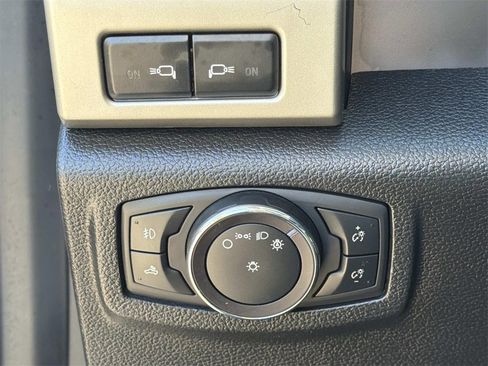 Used 2020 Ford F250 Lariat w/ Lariat Value Package image 18